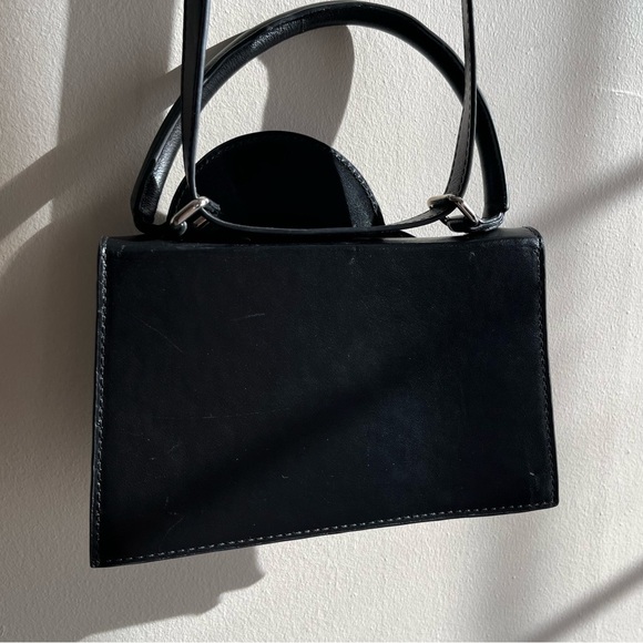 Ester Manas Black Leather Heart Holding Hands Crossbody Purse - Picture 10 of 11